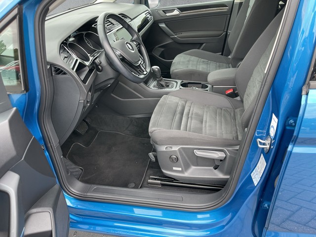 VW - Touran 2.0 TDI DSG Comfortline AHK LED NAVI PANO_15 VW - Touran 2.0 TDI DSG Comfortline AHK LED NAVI PANO_15