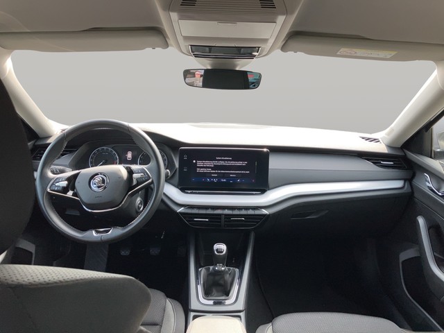 Skoda - Octavia Combi 2.0 TDI Tour LED LM17 PDC SHZG TEMP_2