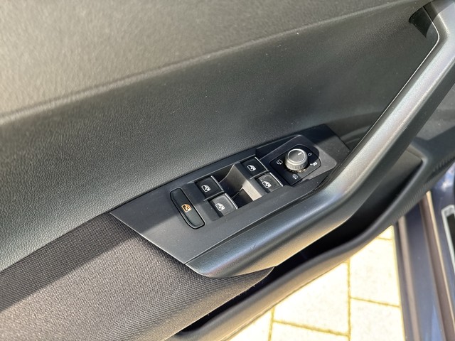 VW - Polo 1.0 TSI Move LED+NAVI+SHZG+PDC+DAB+LM15"_5 VW - Polo 1.0 TSI Move LED+NAVI+SHZG+PDC+DAB+LM15"_5
