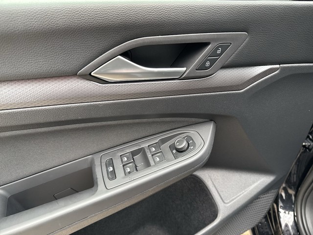 VW - Golf VIII 1.0 TSI Active NAVI+LED+PDC+SHZG+LM16"_5 VW - Golf VIII 1.0 TSI Active NAVI+LED+PDC+SHZG+LM16"_5