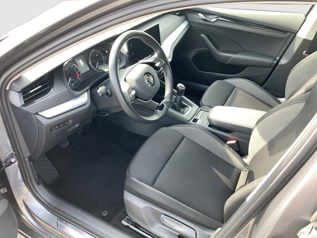 Skoda - Octavia Combi 2.0 TDI Tour LED LM17 PDC SHZG TEMP_12