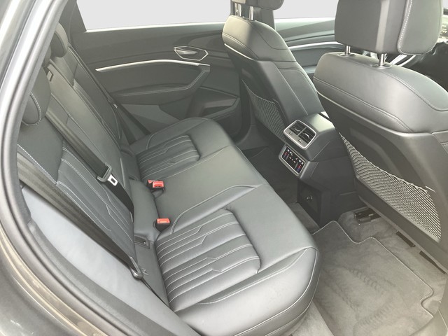 Audi - Q8 e-tron Sportback 55 quattro S-line AHK PANO_4