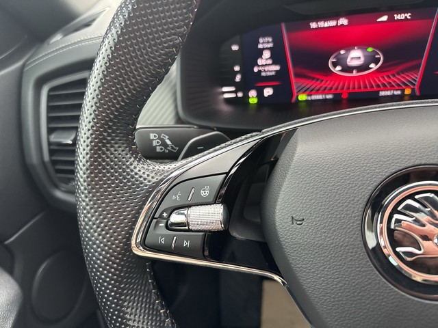 Skoda - Kodiaq 2.0 TDI DSG Sportline 4x4 LED+AHK+RFK+Panorama_10 Skoda - Kodiaq 2.0 TDI DSG Sportline 4x4 LED+AHK+RFK+Panorama_10