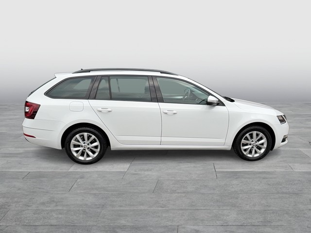 Skoda - Octavia Combi 2.0 TDI DSG Tour ACC+AHK+NAVI+LED_8
