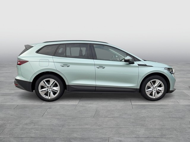 VW - Golf VIII Lim. 2.0 TSI R 4Motion Black Edition_9