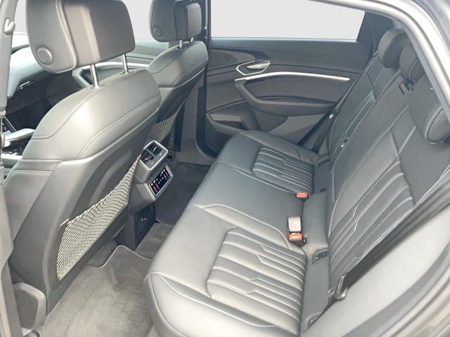 Audi - Q8 e-tron Sportback 55 quattro S-line AHK PANO_2