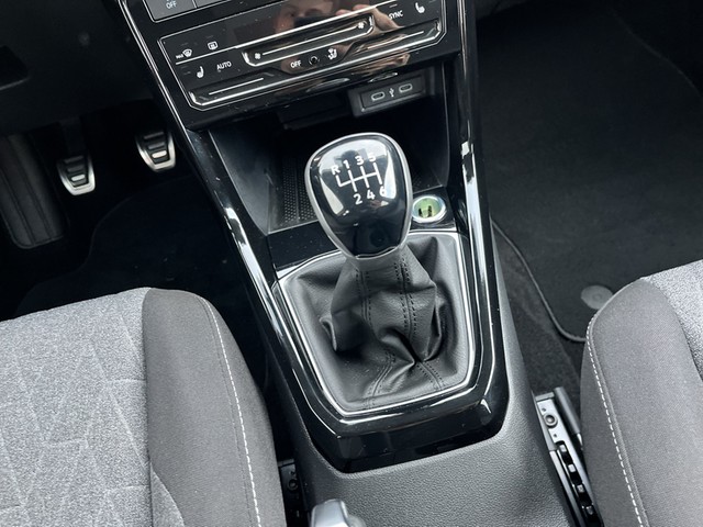 VW - T-Cross 1.0 TSI Move ACC LM16 NAVI PDC SHZG TEL_6 VW - T-Cross 1.0 TSI Move ACC LM16 NAVI PDC SHZG TEL_6