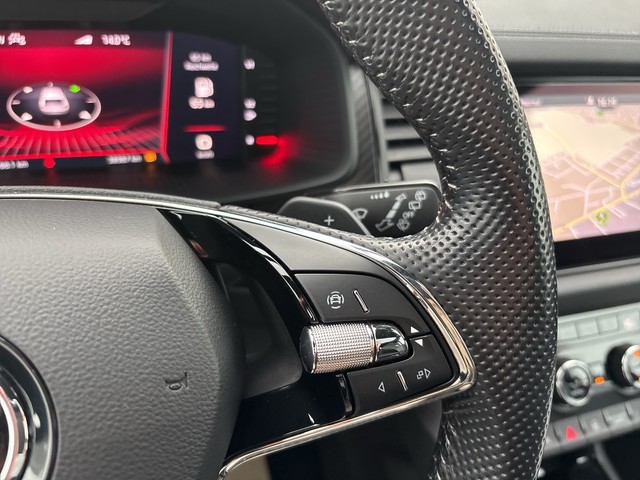 Skoda - Kodiaq 2.0 TDI DSG Sportline 4x4 LED+AHK+RFK+Panorama_11 Skoda - Kodiaq 2.0 TDI DSG Sportline 4x4 LED+AHK+RFK+Panorama_11