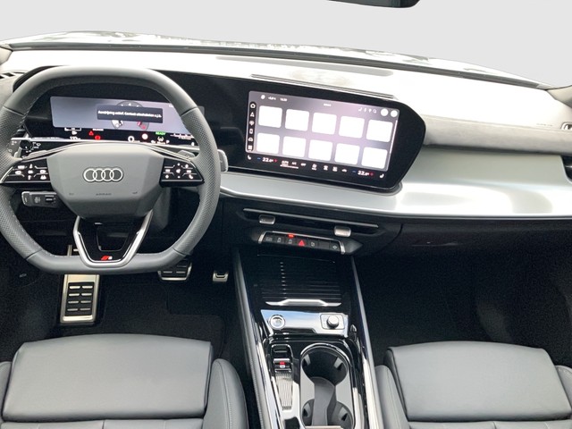 Audi - Q3 SUV TFSI S-tronic S line AHK+ACC+SHZG+PANO_2