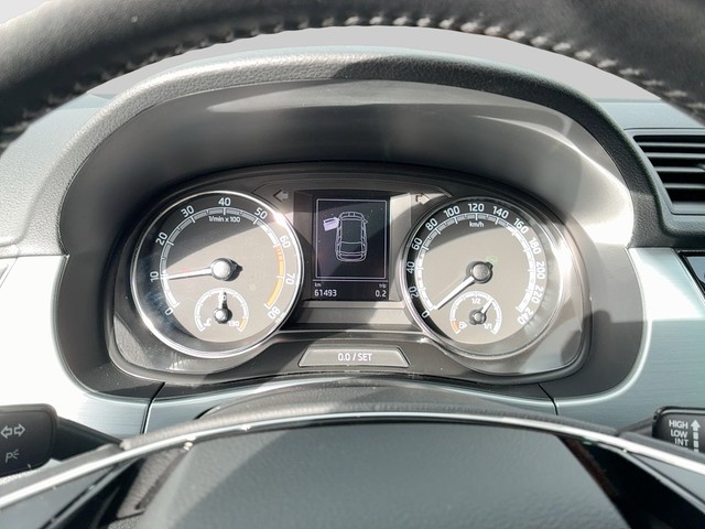 Skoda - Fabia Combi 1.0 TSI DSG Ambition LED+SHZ+NAV+GRA_13 Skoda - Fabia Combi 1.0 TSI DSG Ambition LED+SHZ+NAV+GRA_13