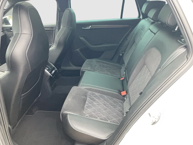 Skoda - Superb Combi 2.0 TDI DSG 4x4 Sportline AHK+Pano_3