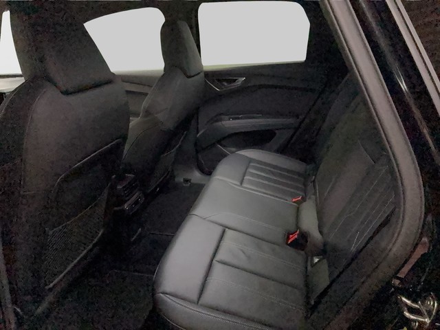 Audi - Q4 e-tron quattro LED+RÜCKFAHRKAMERA+SHZG.+NAVI_3