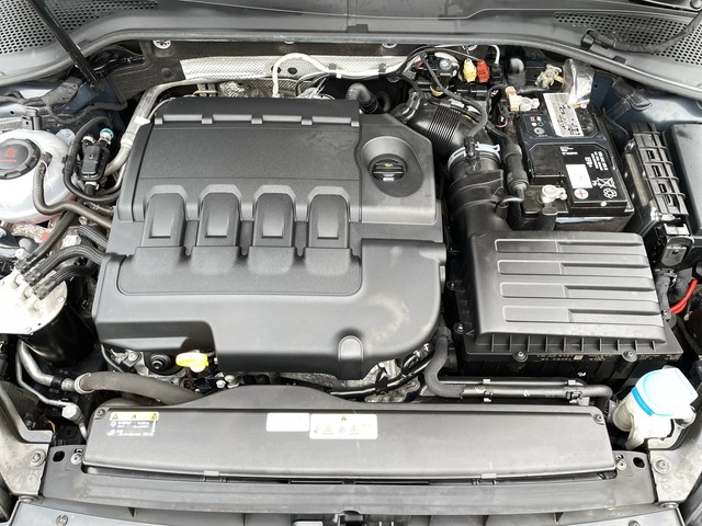 VW - Golf VII Variant 2.0 TDI DSG R-Line AHK+ACC+NAVI_9 VW - Golf VII Variant 2.0 TDI DSG R-Line AHK+ACC+NAVI_9
