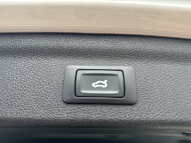 Audi - Q3 45 TFSIe LED Navi 18" GJR ACC SHZ_5