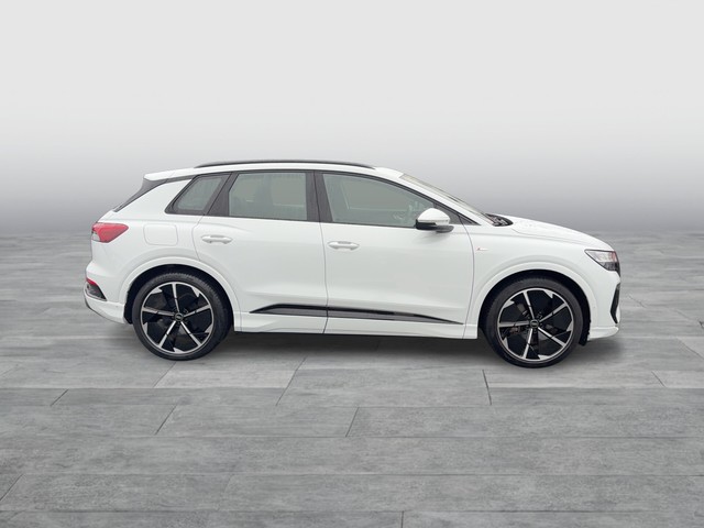 Audi - Q4 e-tron S-Line MATRIX+PANO+ACC_8