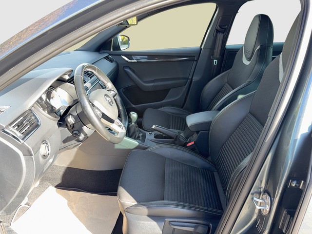 Skoda - Octavia Combi 2.0 TDI RS ACC+RFK+STANDHZ_16 Skoda - Octavia Combi 2.0 TDI RS ACC+RFK+STANDHZ_16