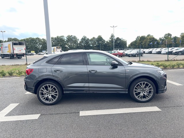 Audi - Q3 Sportback 40 TFSI S-tronic quattro S-Line AHK_8