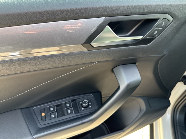 VW - T-Roc 1.5 TSI DSG Style ACC+LED+SHZG+DAB+LM17"_6