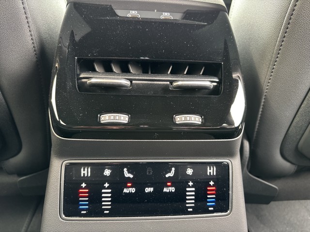 Audi - A6 Avant TDI quattro S-tronic edition one S-line_8