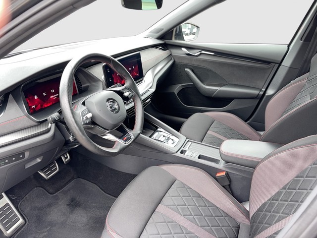 Skoda - Octavia Combi 1.4 iV DSG RS ACC HUD LED LM19 NAVI_16 Skoda - Octavia Combi 1.4 iV DSG RS ACC HUD LED LM19 NAVI_16